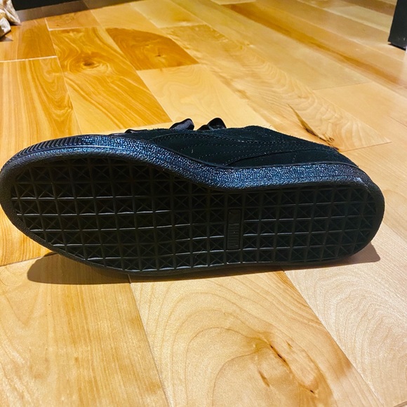 Puma shoes - Picture 3 of 3